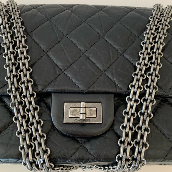 AUTHENTIC Chanel 2.55 Reissue 226 - Picture 4 of 12